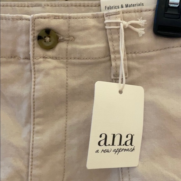 NWT Ladies sz 6 Ana high-rise shorts Creme Brûlée - Picture 2 of 10